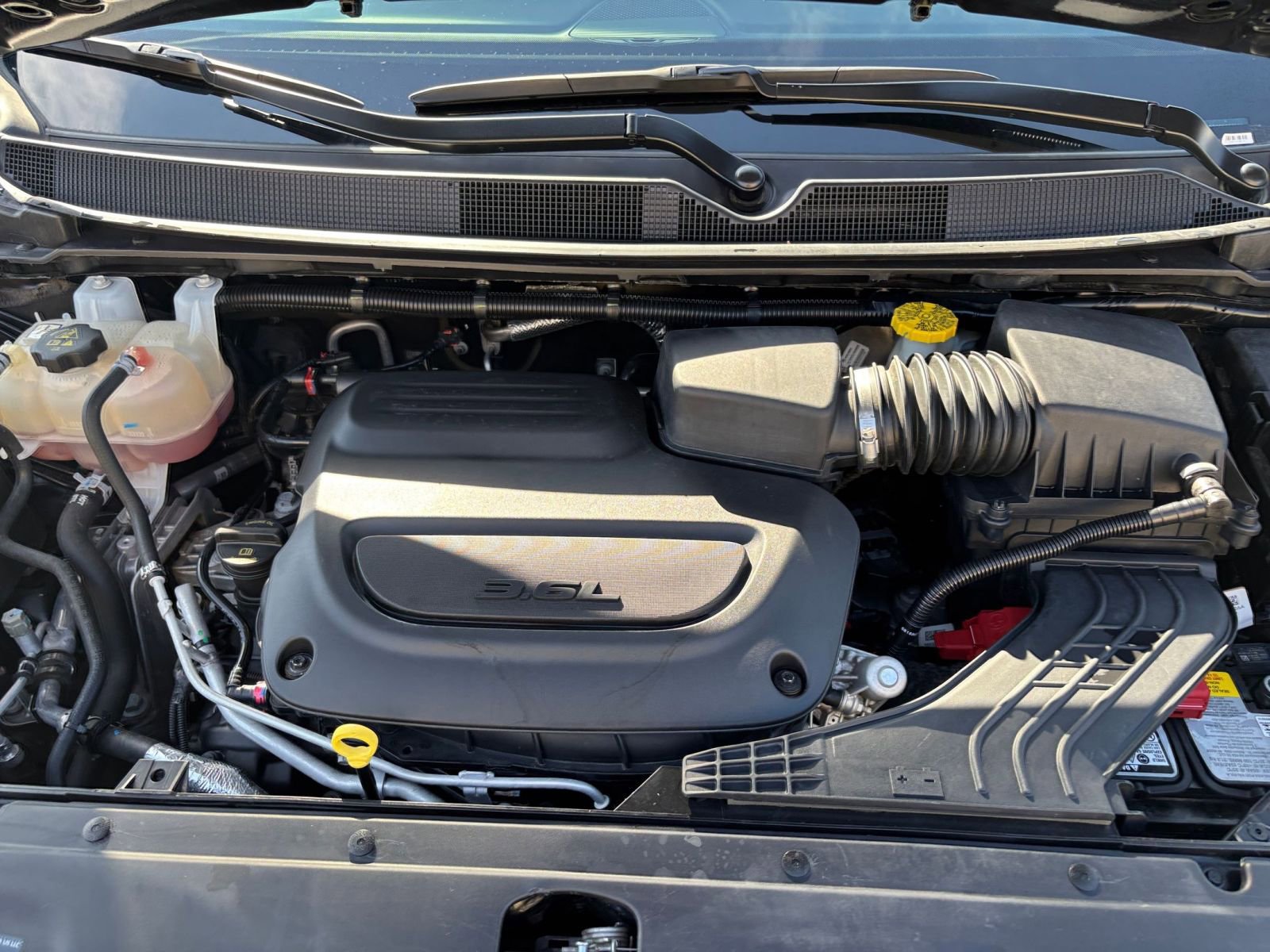 Used 2025 Chrysler Pacifica Select image 35