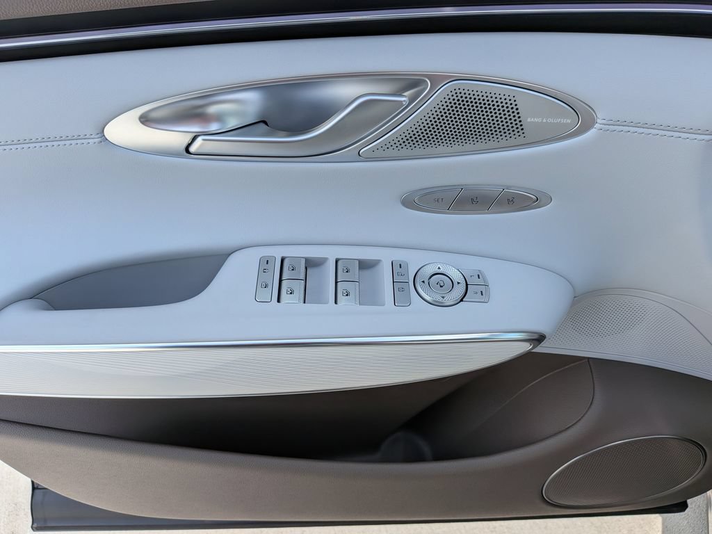 New 2026 Genesis GV70 2.5T Advanced AWD/4WD image 11