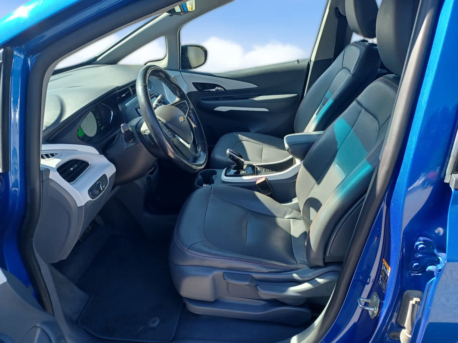 Used 2017 Chevrolet Bolt Premier w/ Driver Confidence II Package FWD image 7