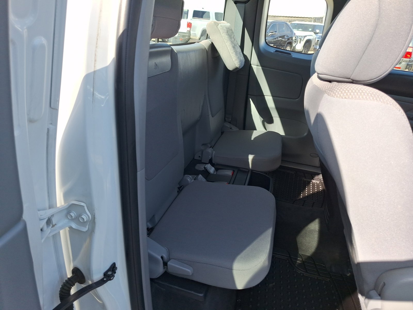 Used 2015 Toyota Tacoma 2WD Access Cab image 31