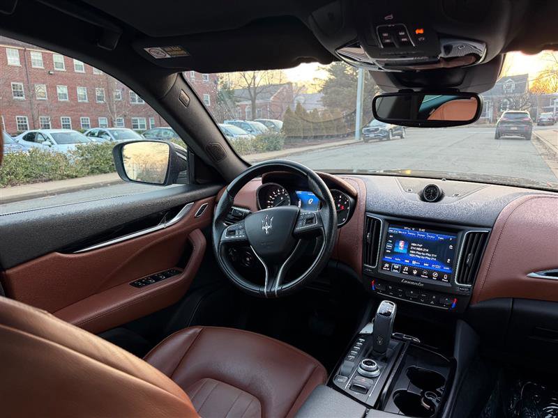 Used 2020 Maserati Levante image 33