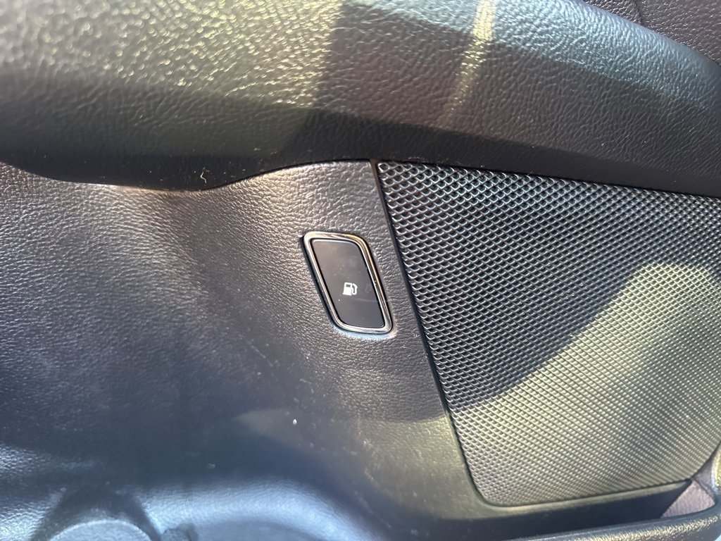 Used 2019 Ford Fusion SEL image 34