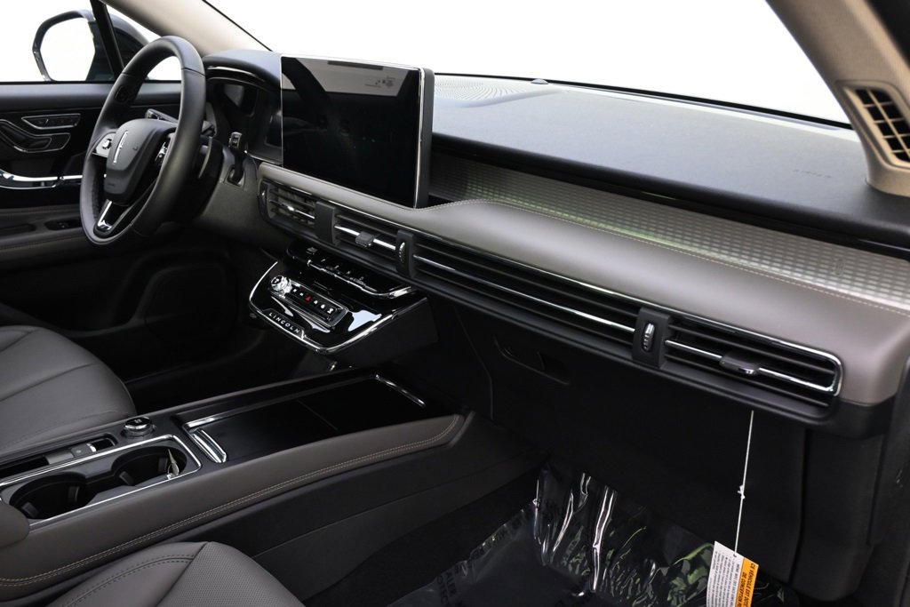New 2026 Lincoln Corsair Premiere image 15
