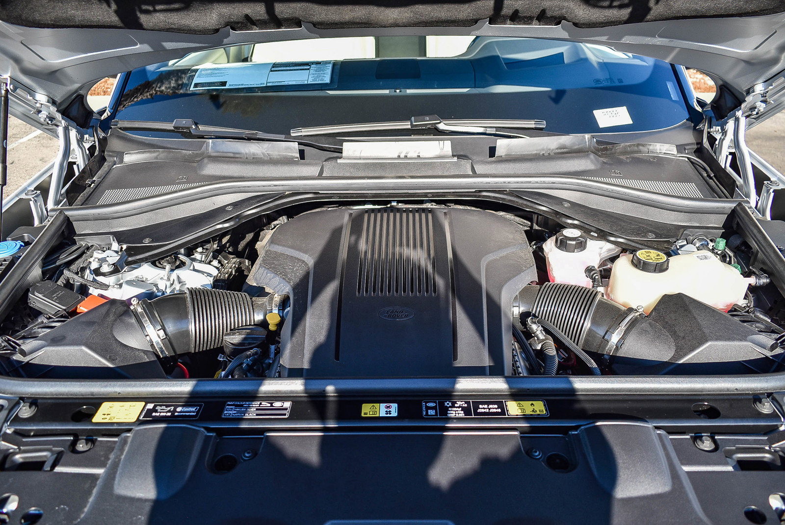 Used 2025 Land Rover Range Rover SE image 27