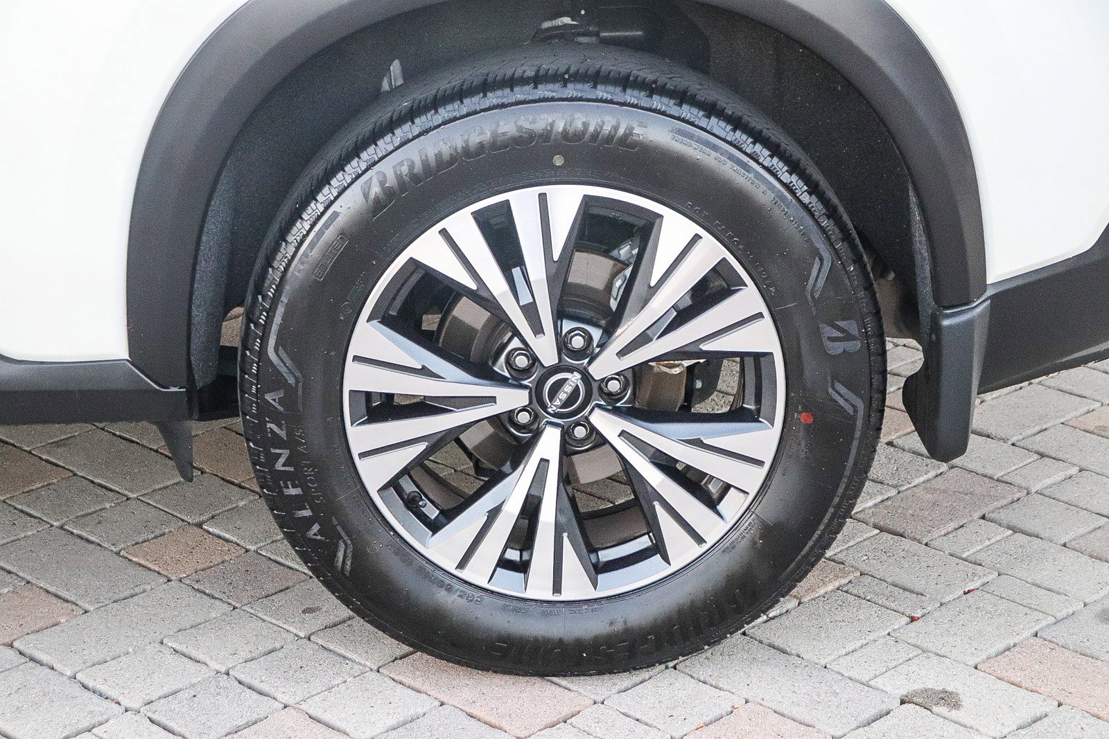 Used 2023 Nissan Rogue SV image 11