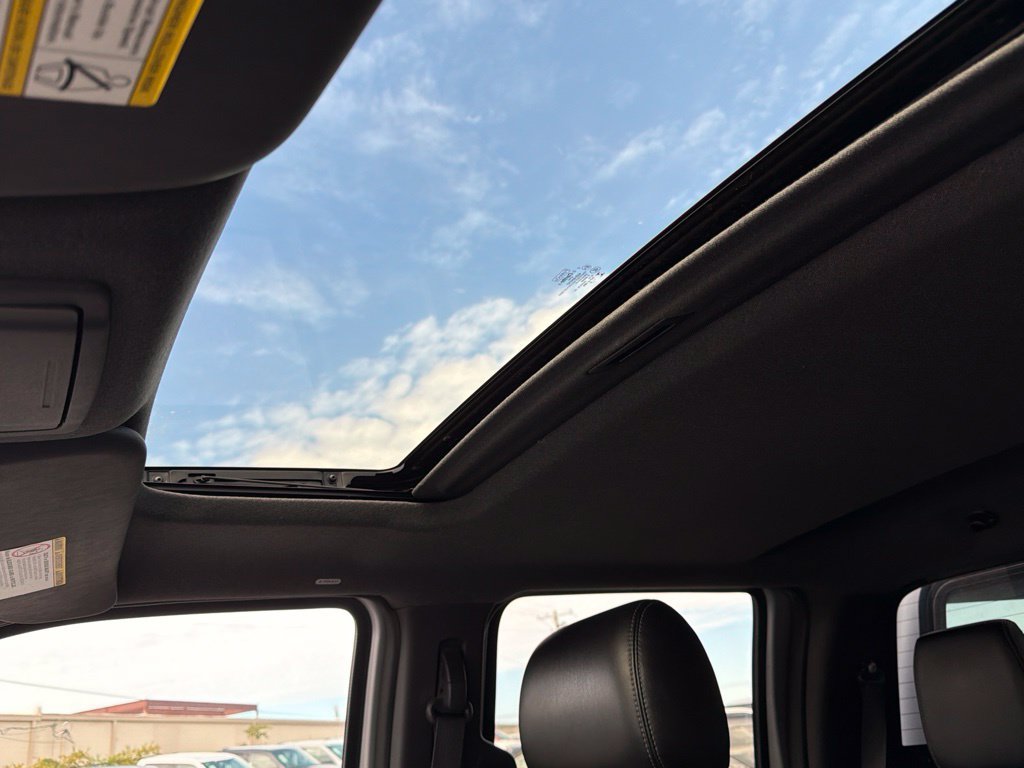 Used 2015 Ford F250 Lariat w/ Lariat Ultimate Package AWD/4WD image 47