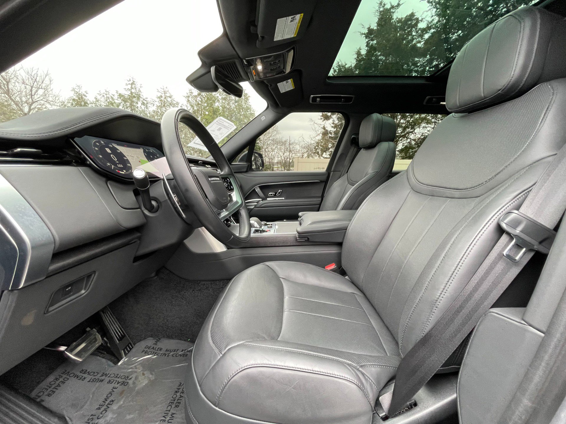 Used 2023 Land Rover Range Rover SE image 9