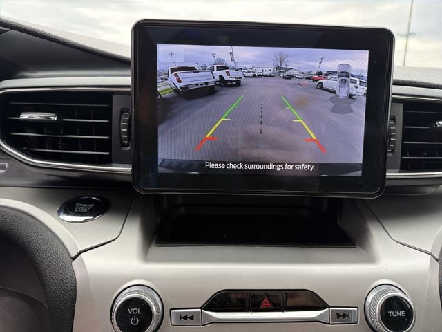 Used 2022 Ford Explorer XLT w/ Equipment Group 202A AWD/4WD image 26