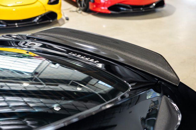 Used 2015 Ferrari F12 Berlinetta RWD image 17