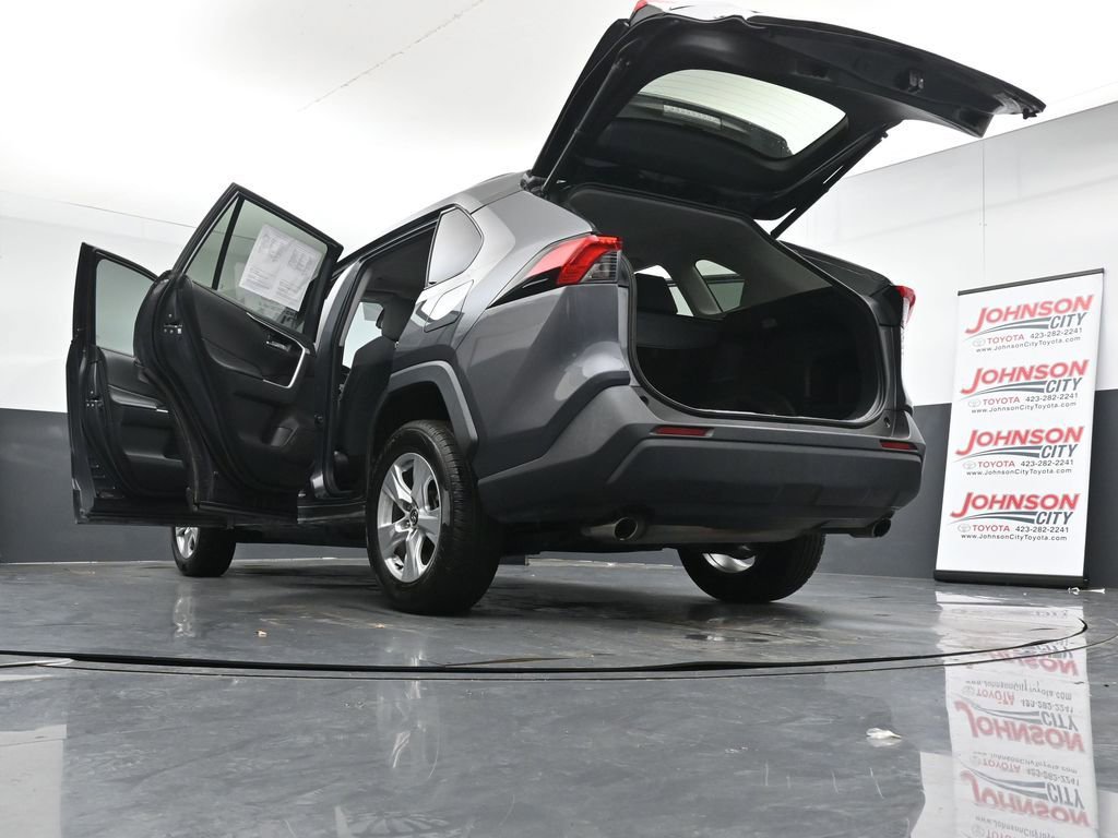 Used 2020 Toyota RAV4 XLE w/ Convenience Package FWD image 47