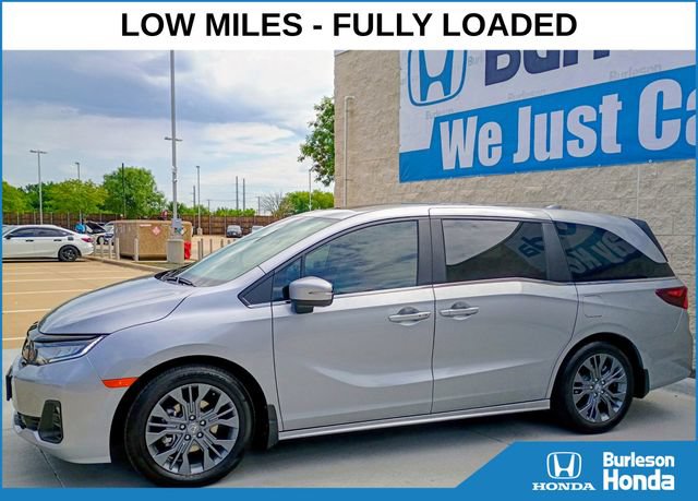 Used 2025 Honda Odyssey Touring image 2