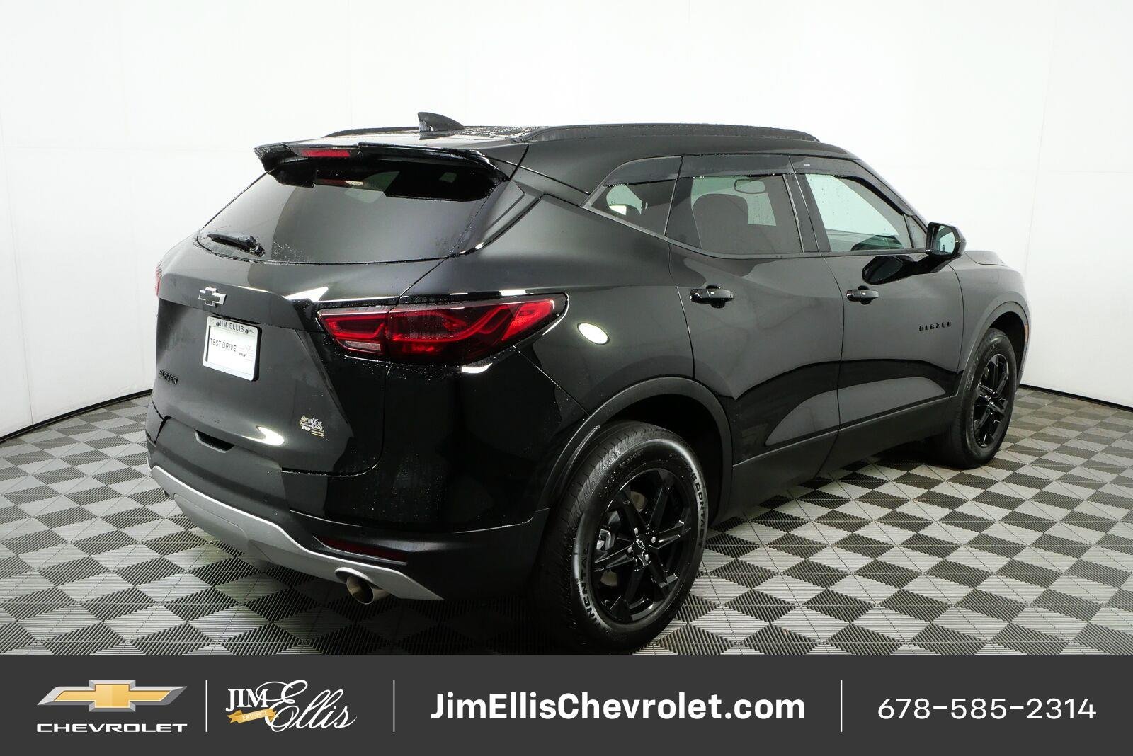 Certified 2024 Chevrolet Blazer LT w/ Convenience Package FWD image 3