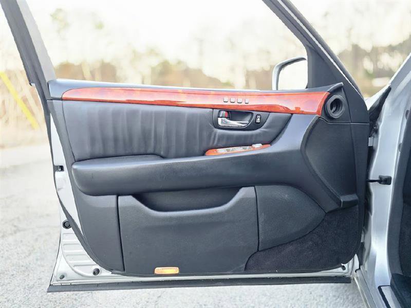 Used 2004 Lexus LS 430 image 31