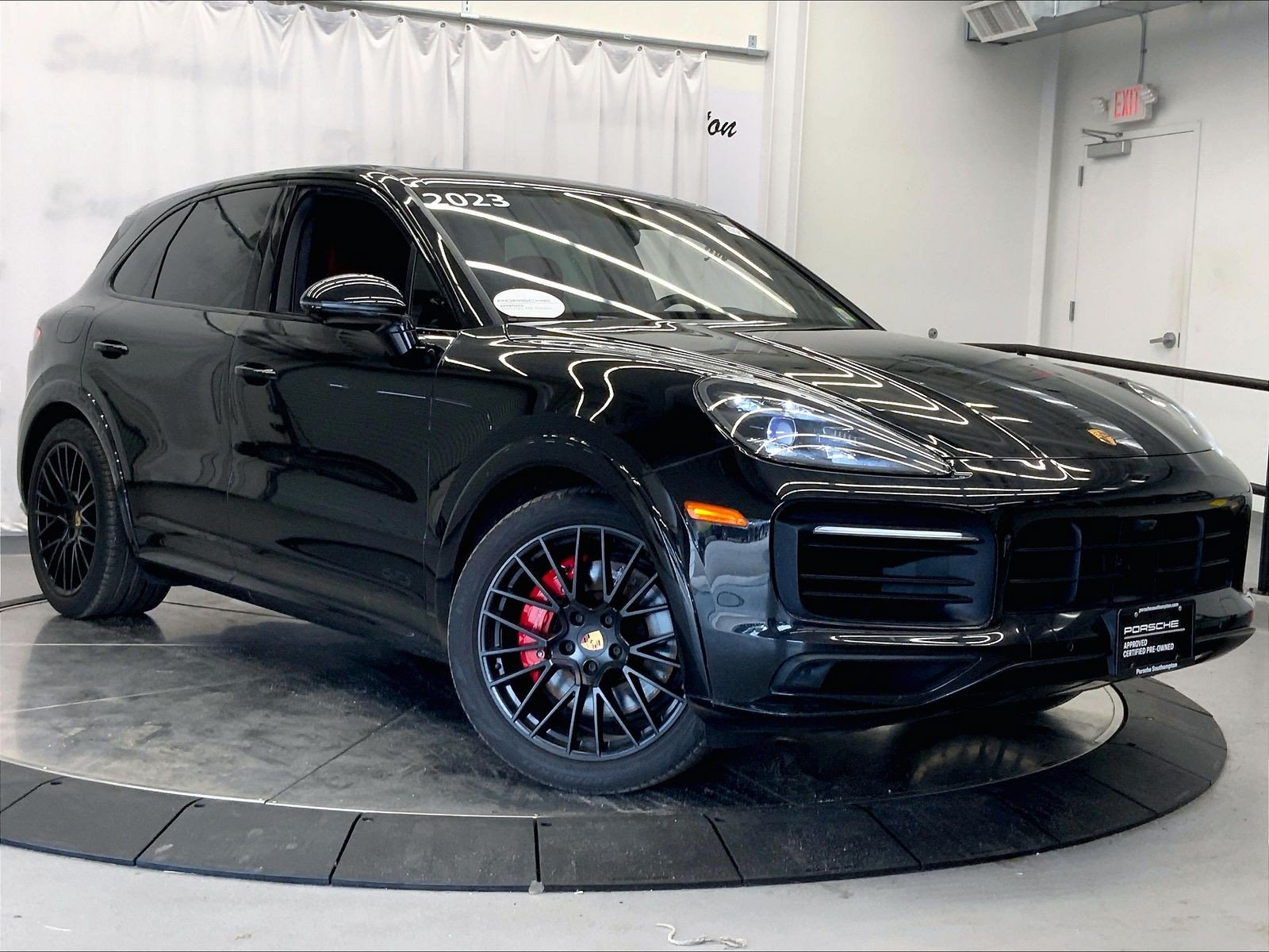 Used 2023 Porsche Cayenne GTS AWD/4WD image 9