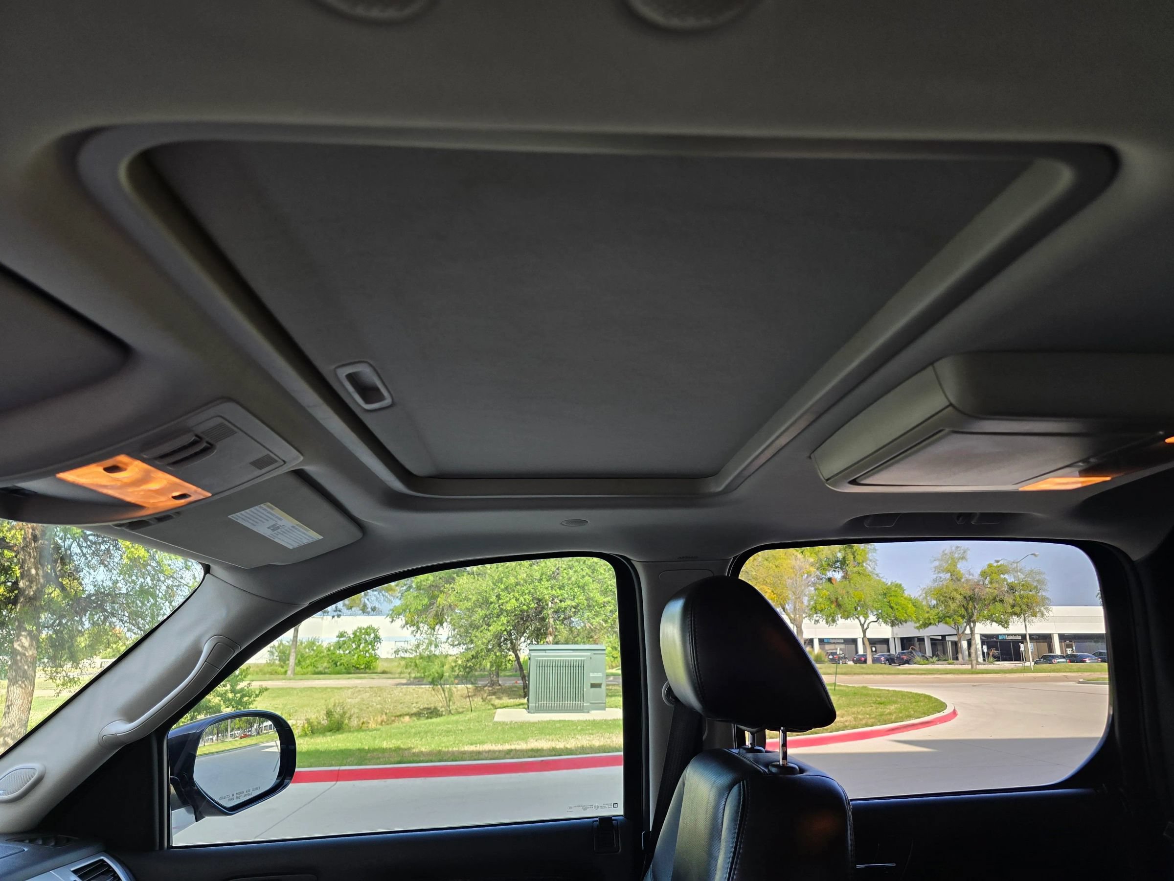 Used 2010 Cadillac Escalade EXT Luxury AWD/4WD image 36