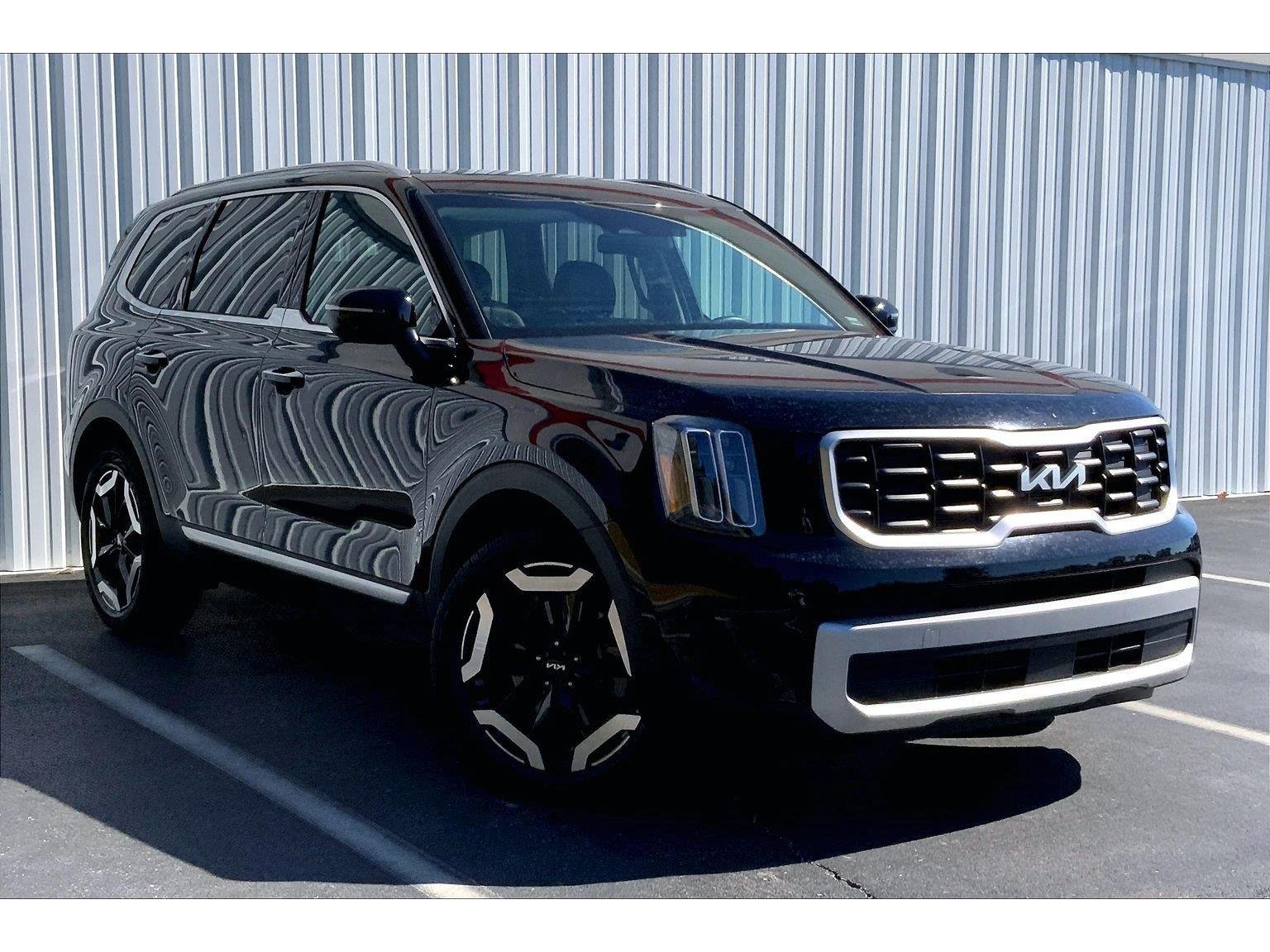 Used 2024 Kia Telluride S w/ S Sunroof Package AWD/4WD image 2