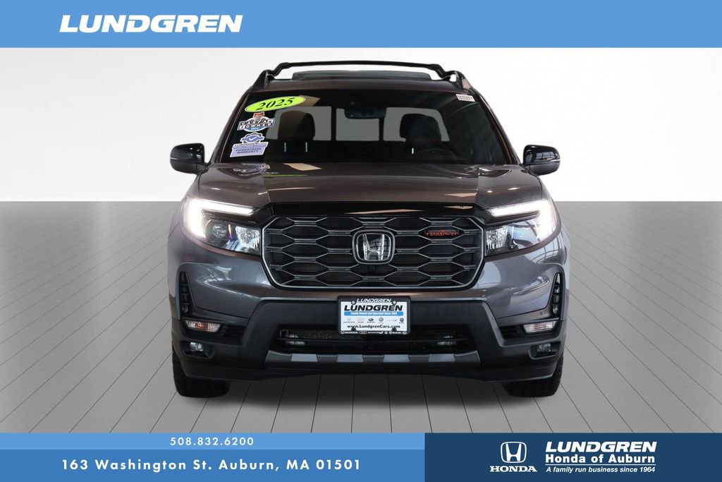 Used 2025 Honda Ridgeline TrailSport image 3