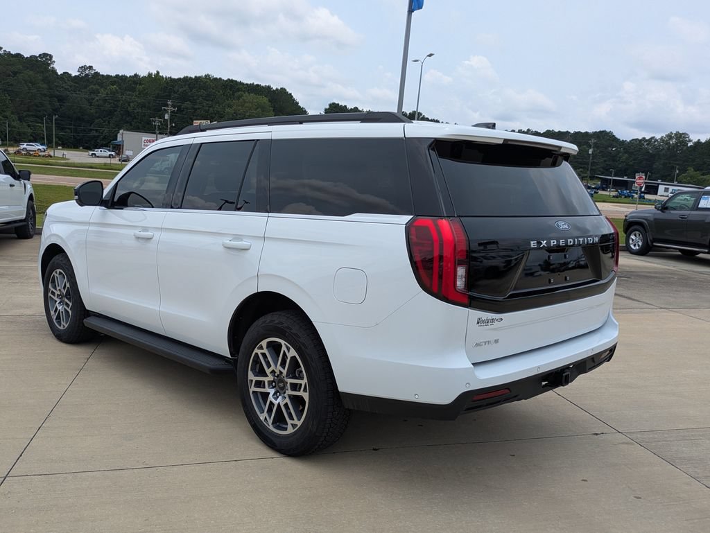 Used 2025 Ford Expedition Active AWD/4WD image 6