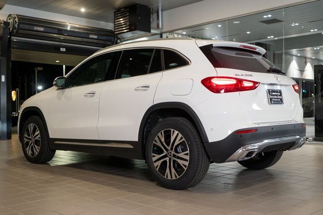 New 2026 Mercedes-Benz GLA 250 4MATIC image 4