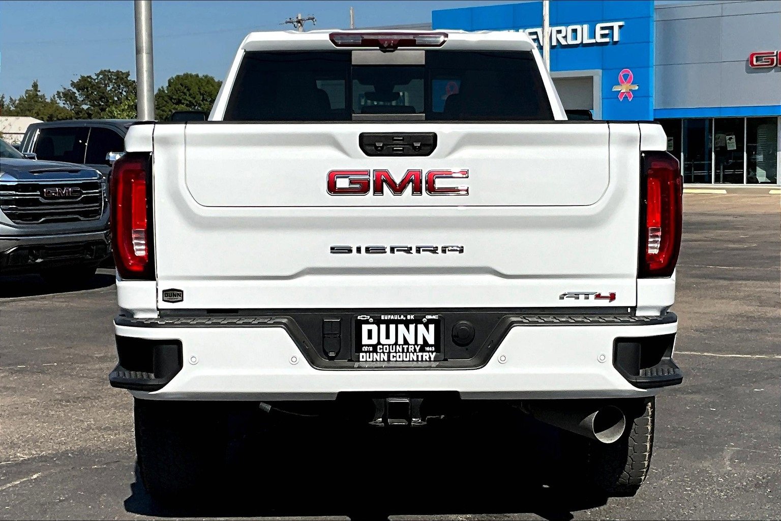Used 2023 GMC Sierra 2500 AT4 w/ AT4 Premium Plus Package image 4