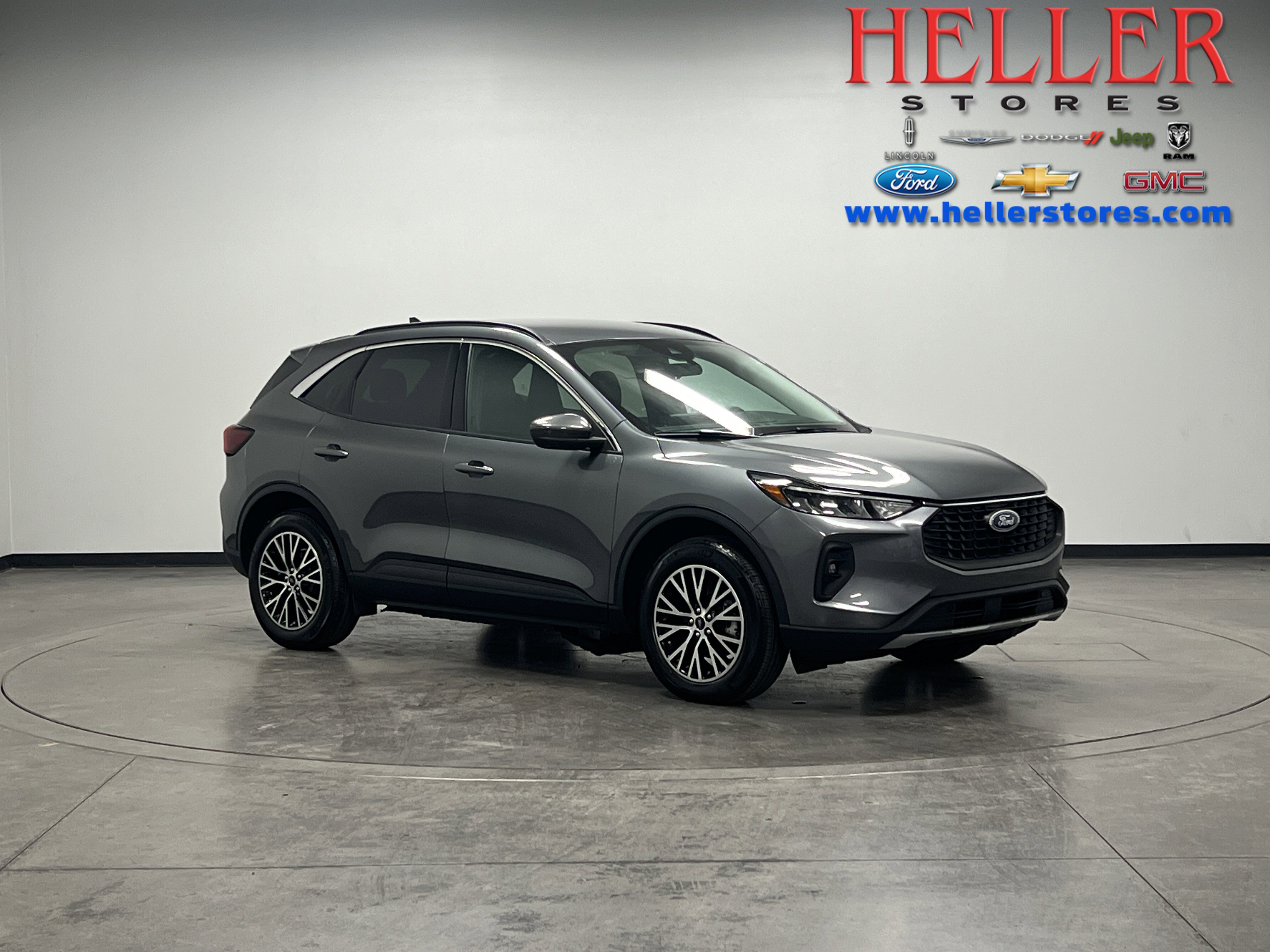 Used 2024 Ford Escape SE image 1