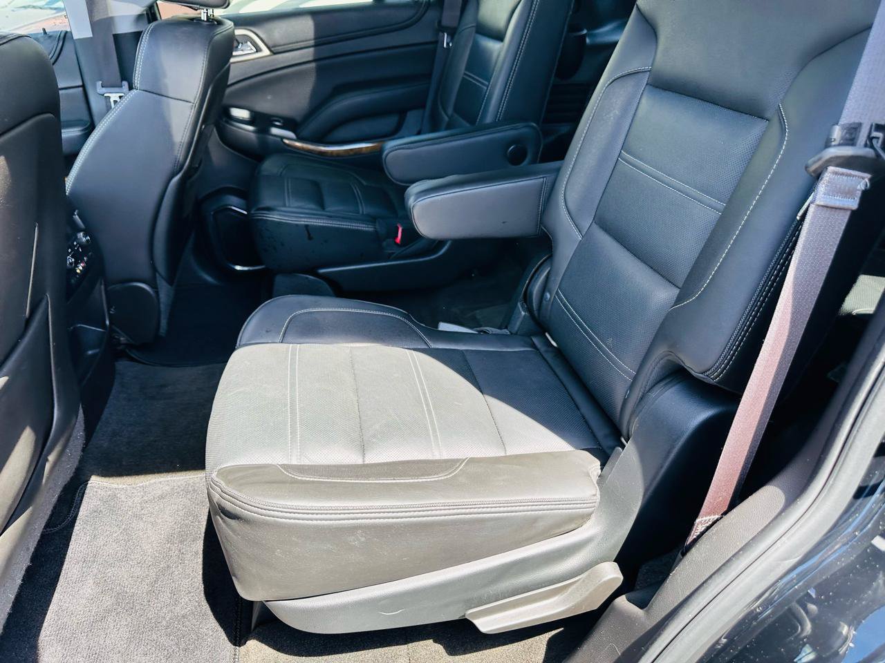 Used 2015 GMC Yukon Denali w/ Premium Package AWD/4WD image 29