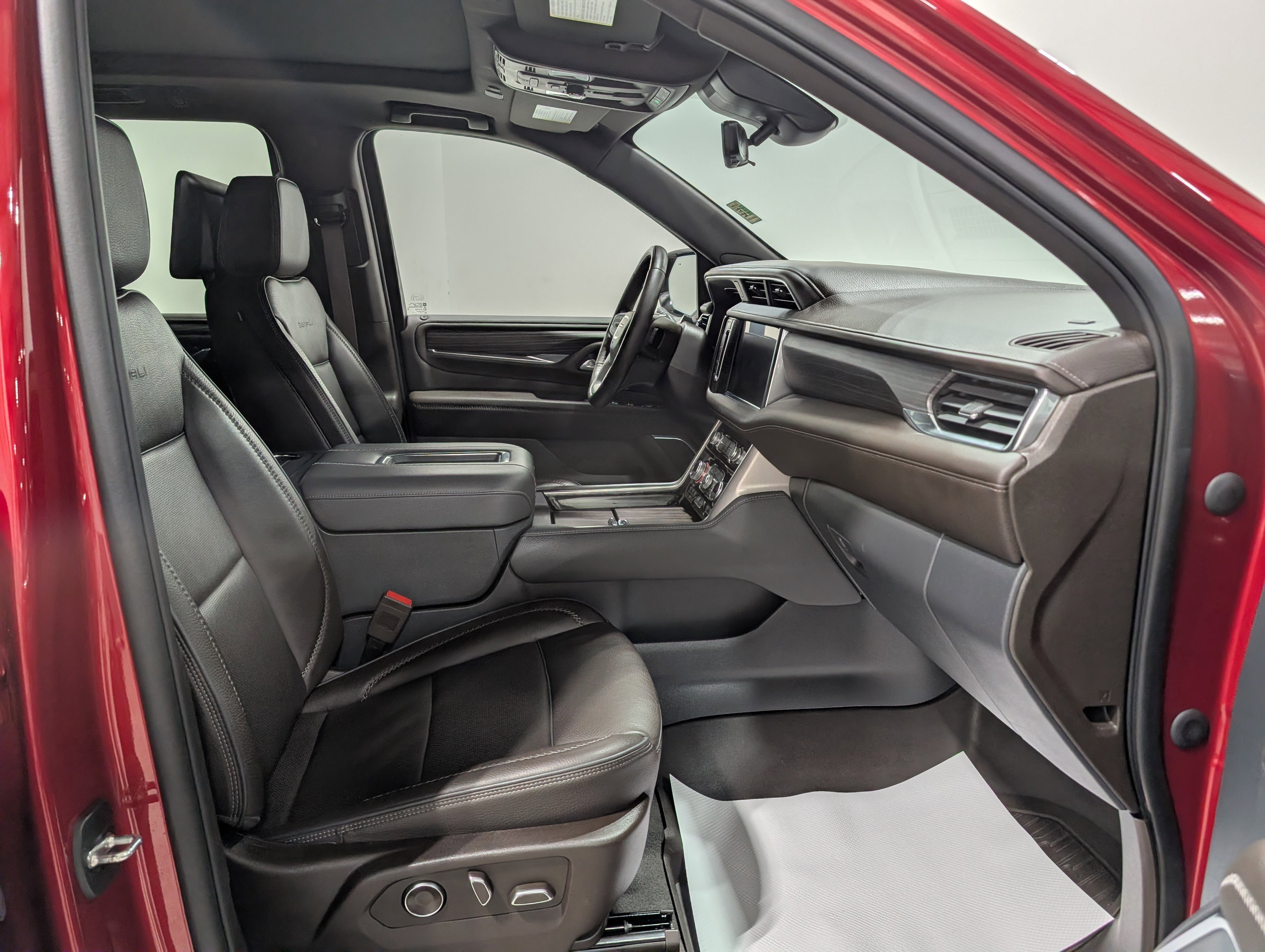 Used 2023 GMC Yukon XL Denali w/ Denali Reserve Package image 22