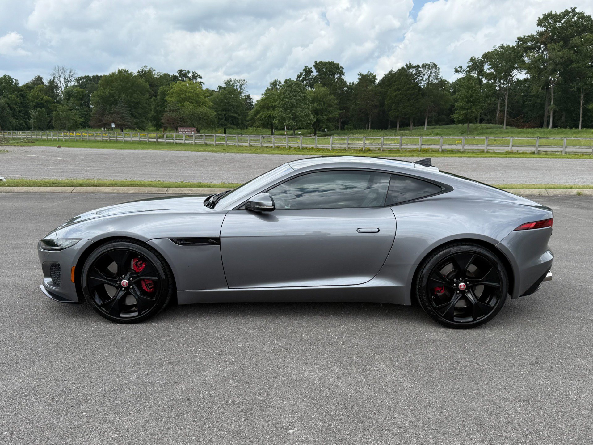 Used 2023 Jaguar F-TYPE Coupe RWD image 8