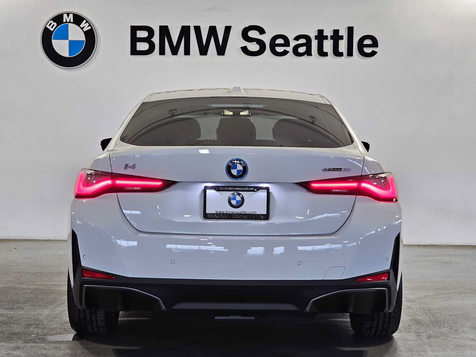 Certified 2023 BMW i4 eDrive35 RWD image 5