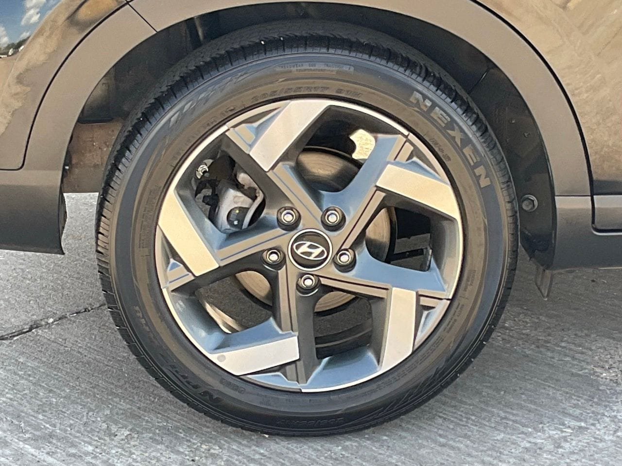 Used 2025 Hyundai Venue SEL FWD image 7