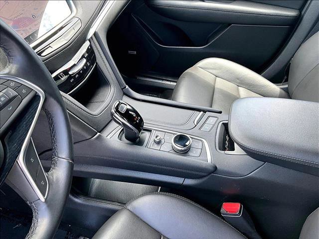 Certified 2024 Cadillac XT5 Premium Luxury w/ Technology Package FWD image 15