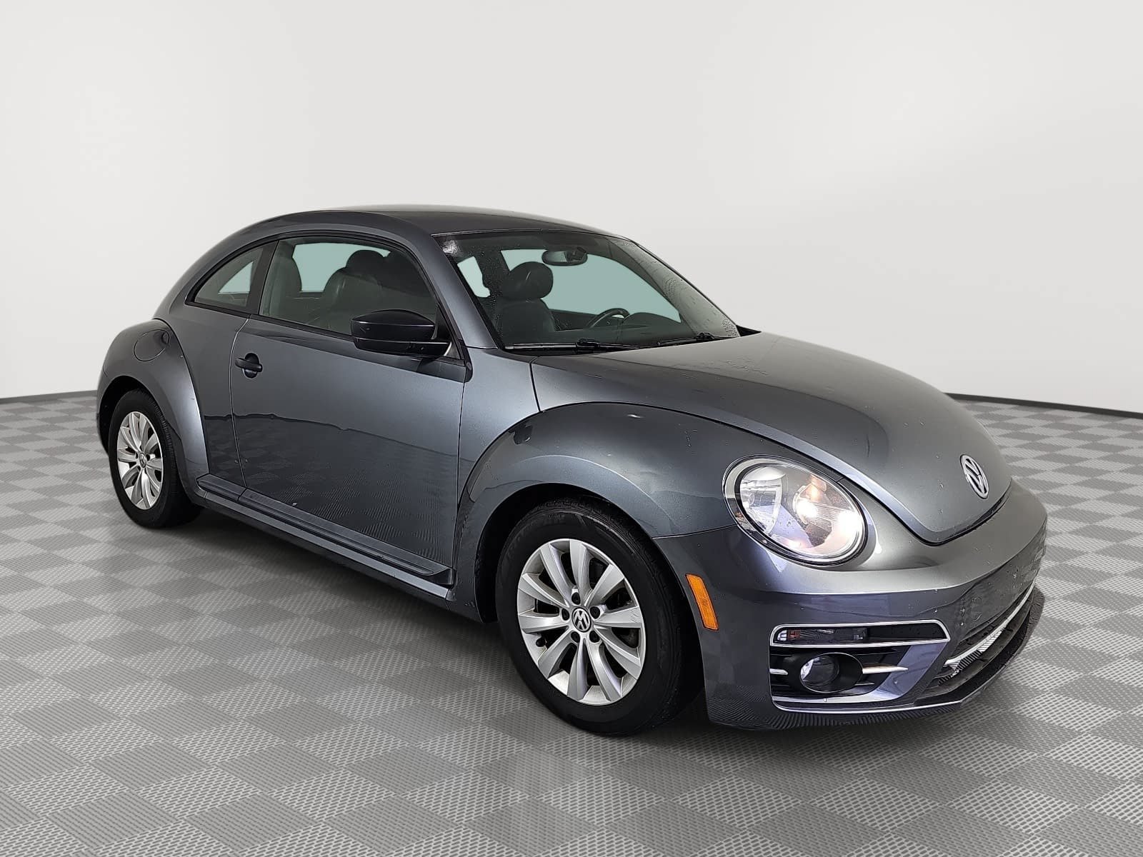 Used 2016 Volkswagen Beetle 1.8T S FWD image 2