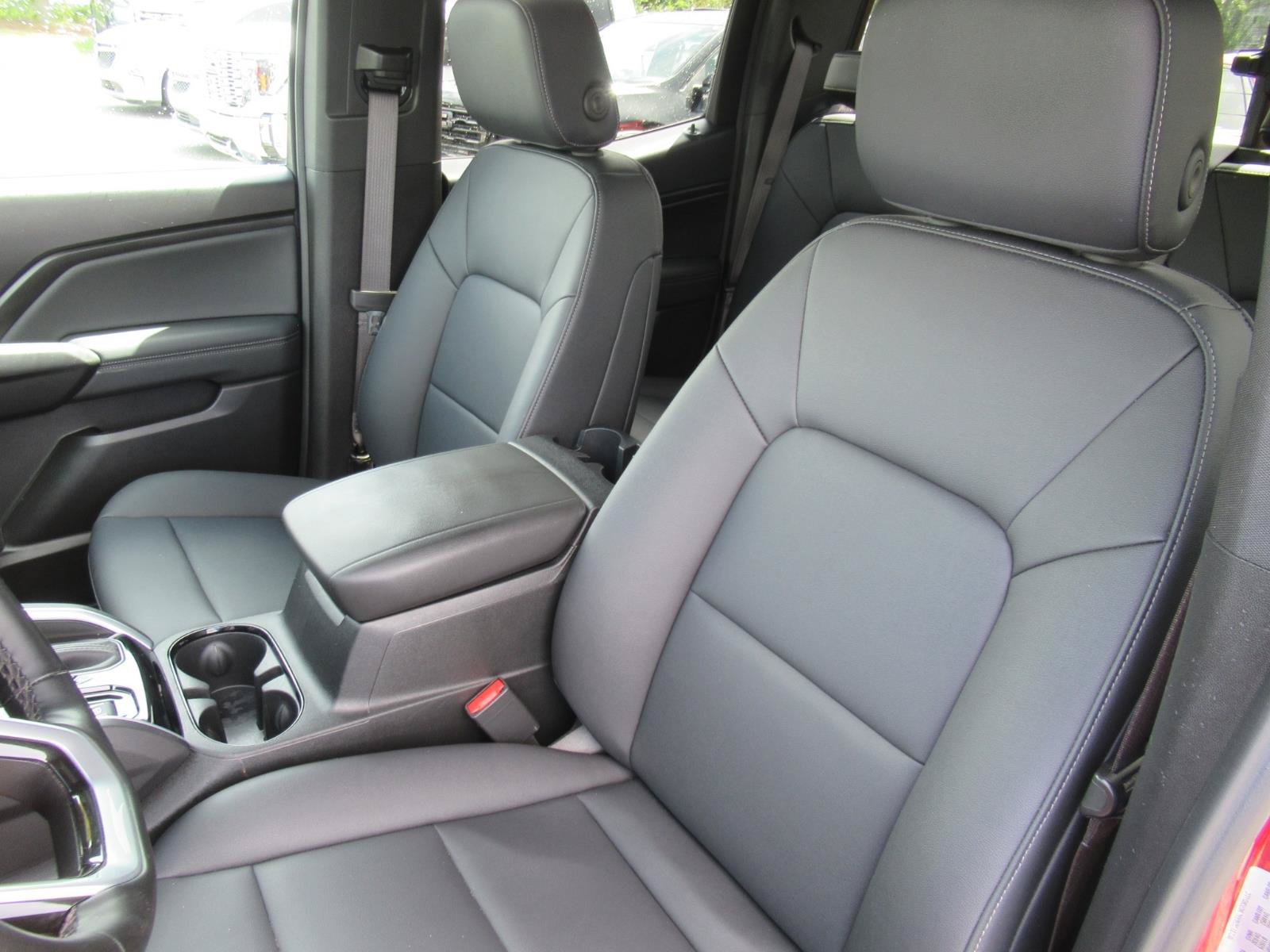 Used 2024 Chevrolet Colorado LT w/ LT Convenience Package III AWD/4WD image 19