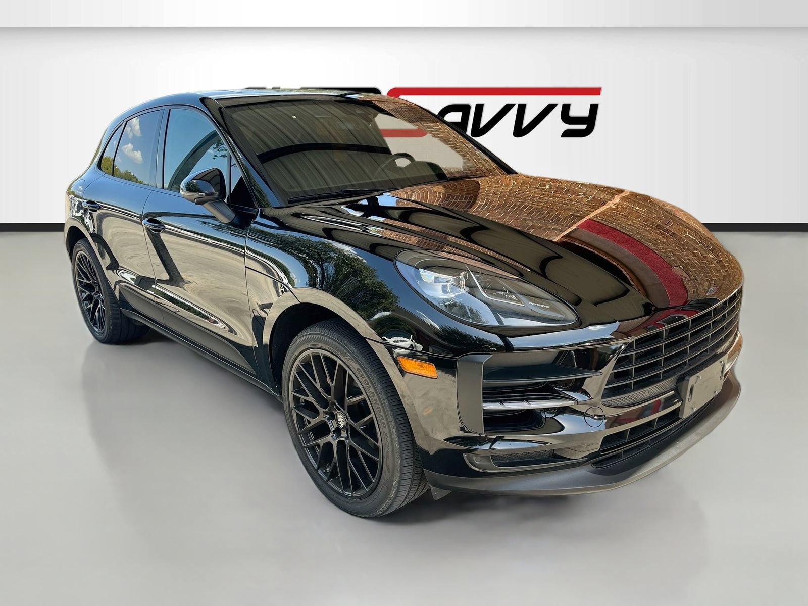 Used 2020 Porsche Macan AWD/4WD image 1