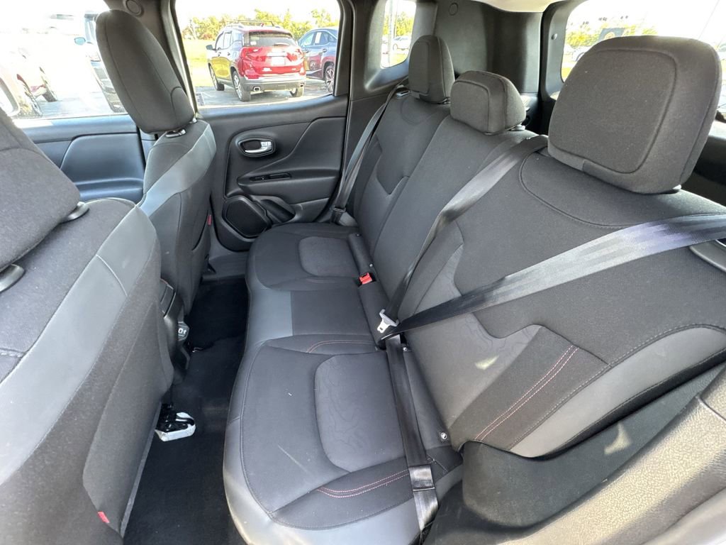 Used 2023 Jeep Renegade Trailhawk image 22