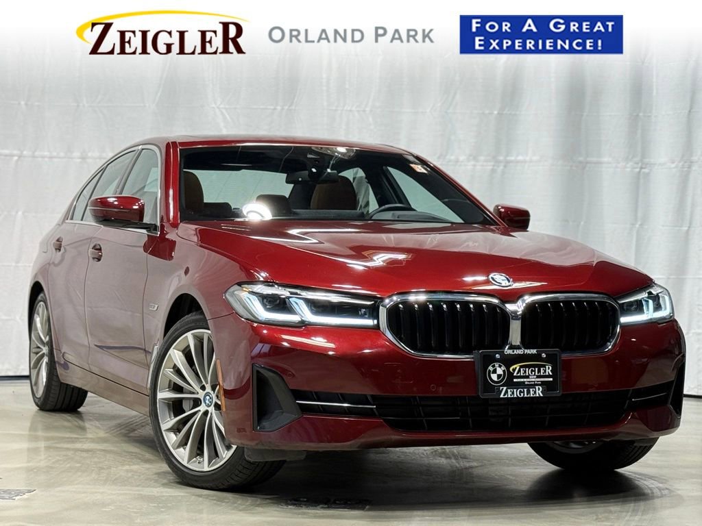 Certified 2023 BMW 530e xDrive w/ Premium Package AWD/4WD image 1