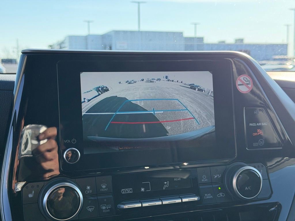 Used 2024 Toyota Highlander XLE image 36