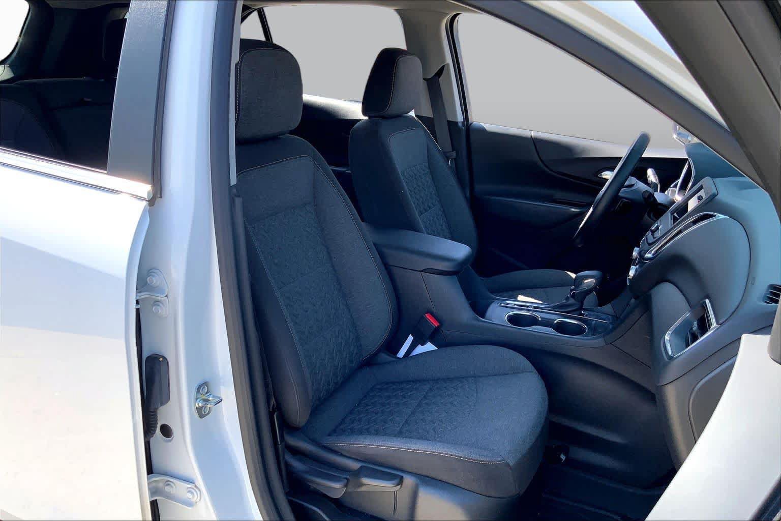Used 2023 Chevrolet Equinox LT FWD image 9