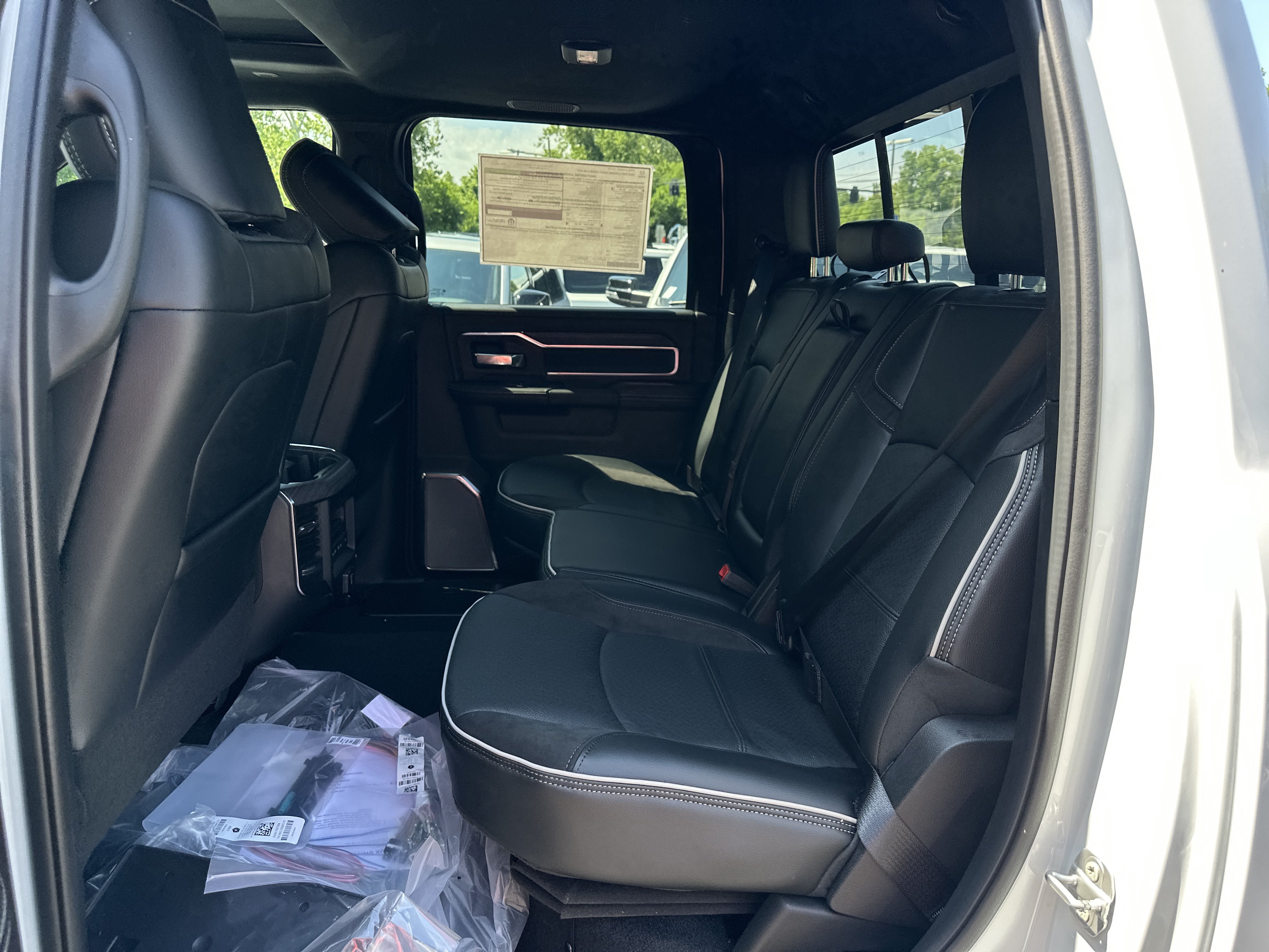 New 2026 RAM 2500 Laramie AWD/4WD image 30