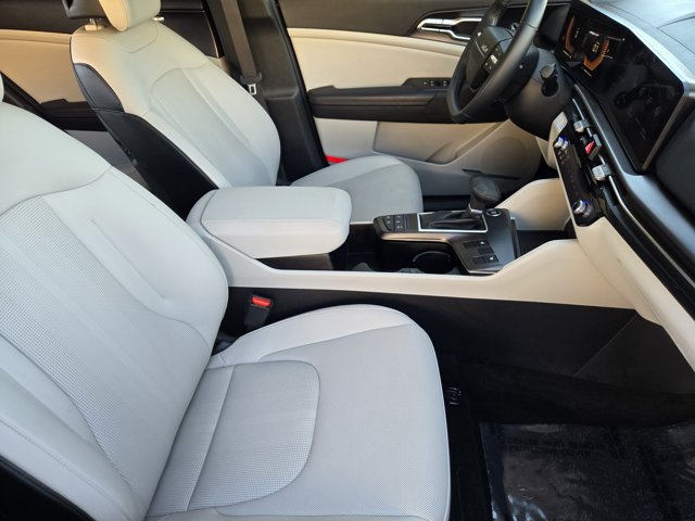 Certified 2026 Kia Sportage EX FWD image 17