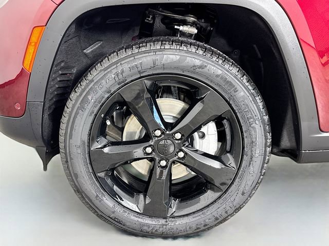 New 2025 Jeep Grand Cherokee Limited w/ Luxury Tech Group II image 35