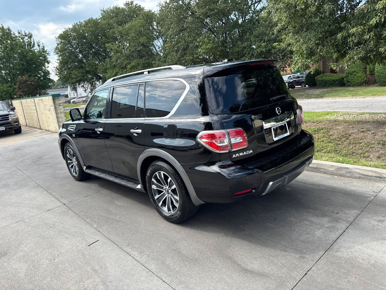 Used 2020 Nissan Armada SL w/ Premium Package AWD/4WD image 8