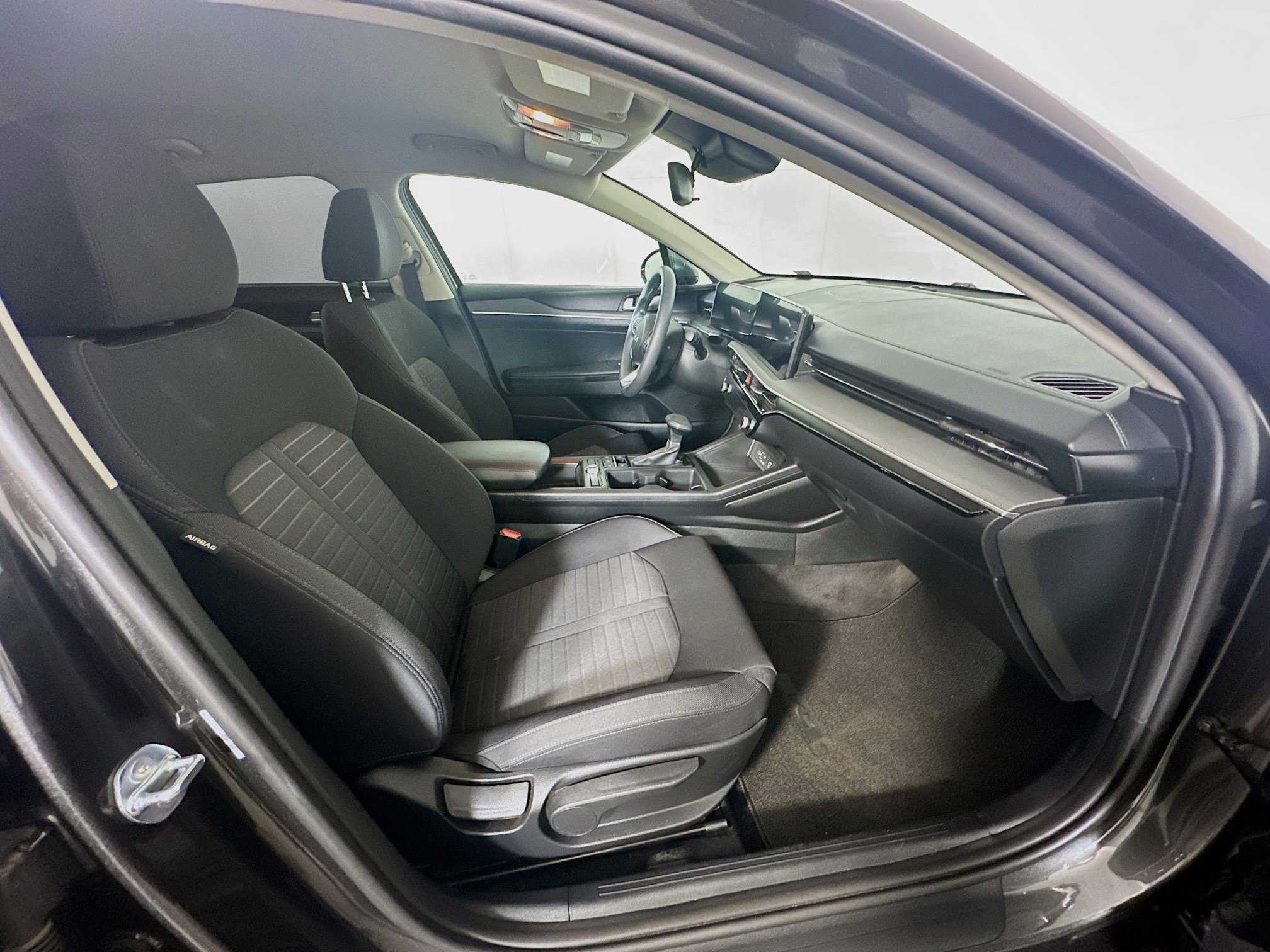 Used 2025 Kia K5 LXS image 31