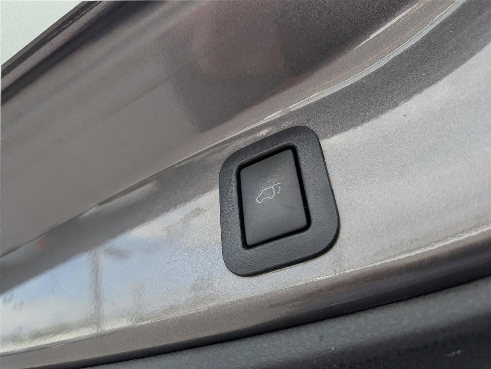 Used 2017 Toyota Highlander Limited AWD/4WD image 35