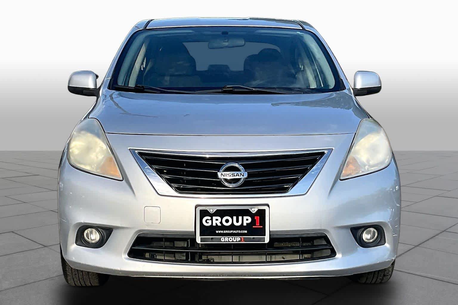 Used 2012 Nissan Versa FWD image 3