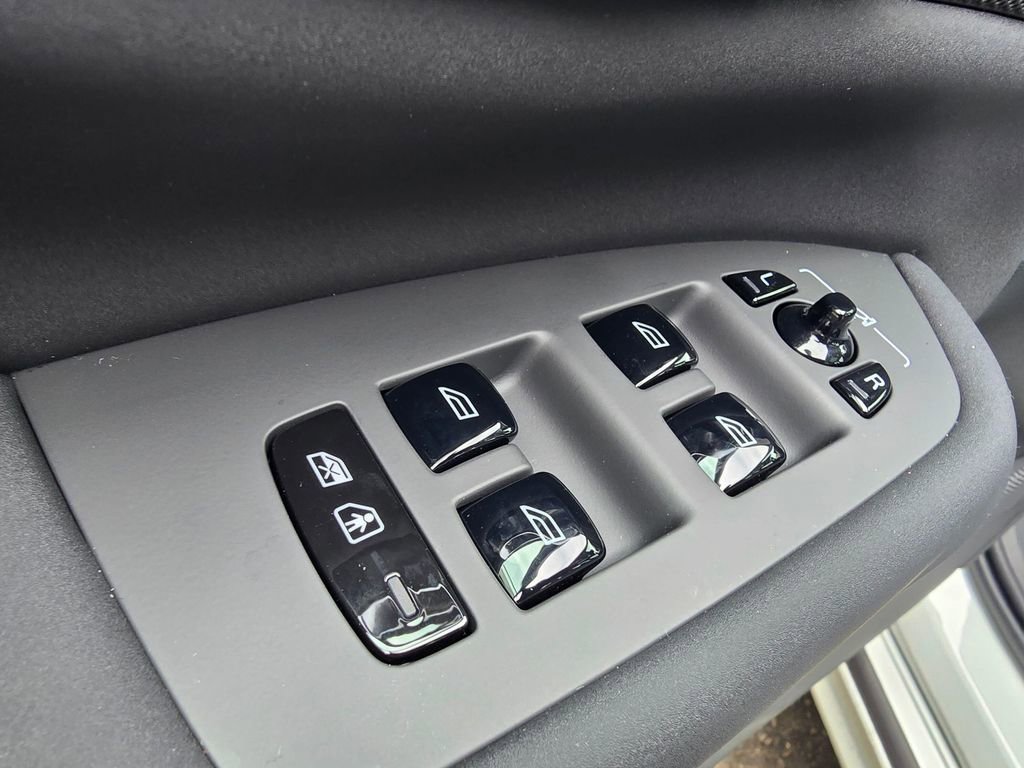 New 2026 Volvo XC90 T8 Ultra w/ Protection Package image 27