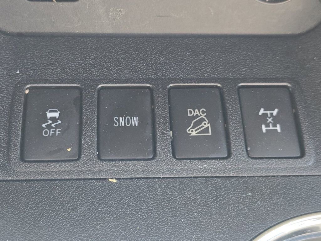 Used 2019 Toyota Highlander XLE AWD/4WD image 33