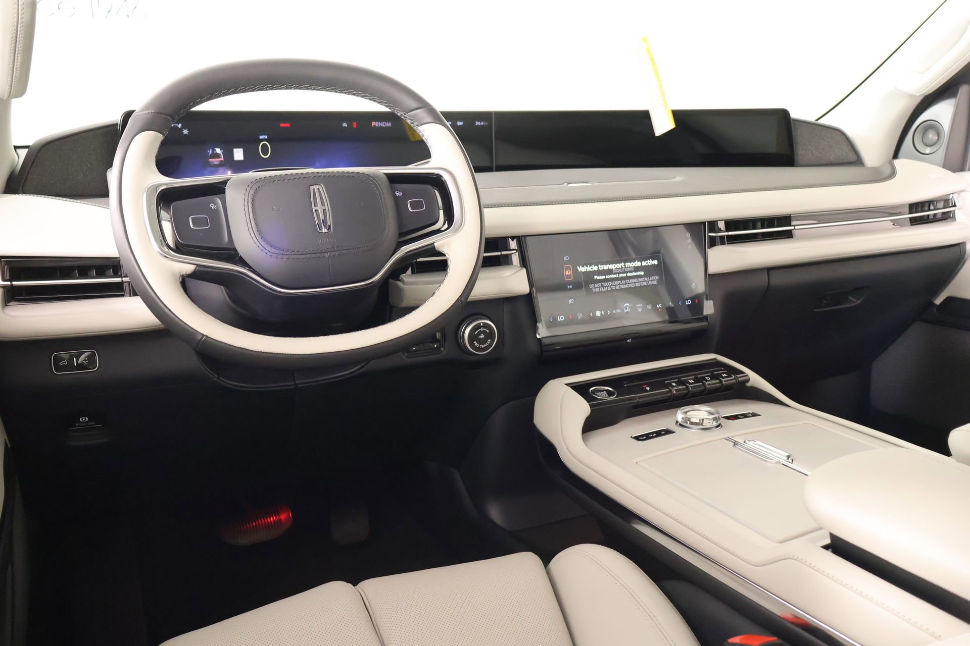 New 2026 Lincoln Navigator Reserve w/ Jet Appearance Package AWD/4WD image 2