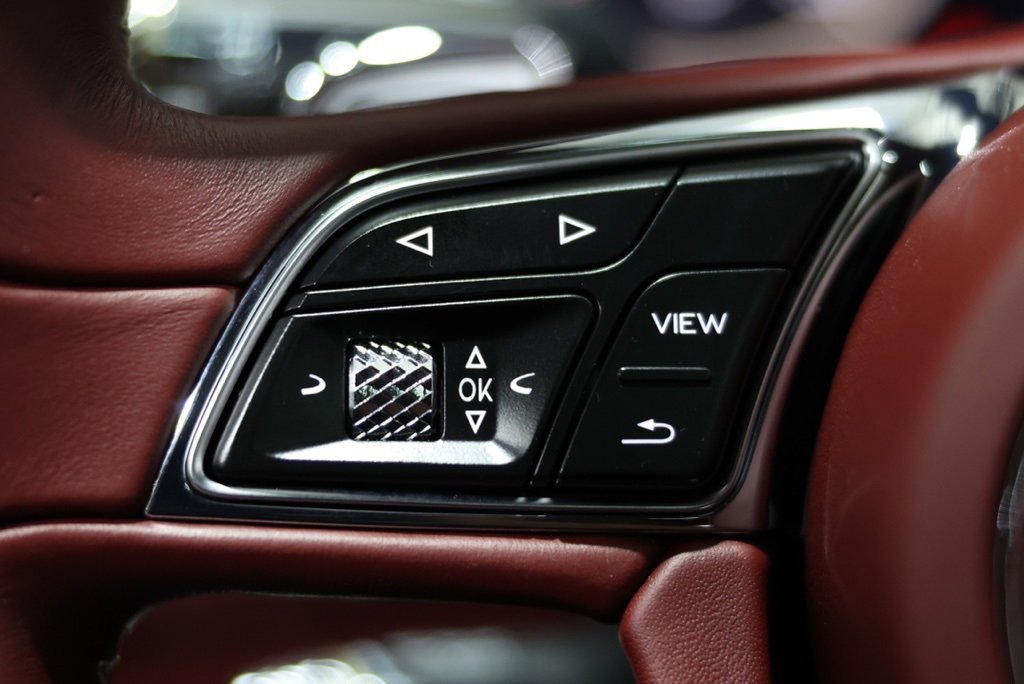 Used 2020 Bentley Flying Spur W12 image 43