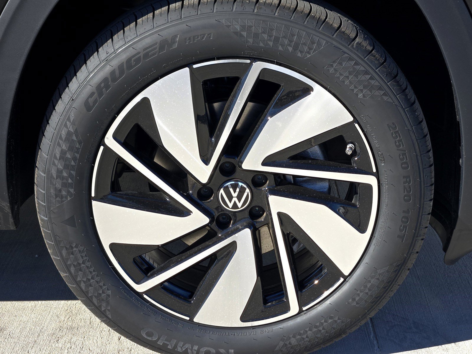 Used 2025 Volkswagen Atlas SEL AWD/4WD image 7